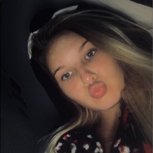 Meet your Posher, Lydia